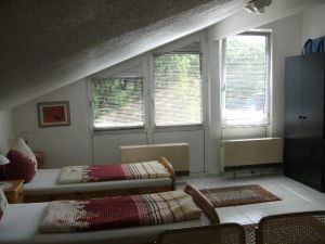 Bild 3: Ferienwohnung Trapp Mayer im ersten OG rechts 10 km vom Bodensee