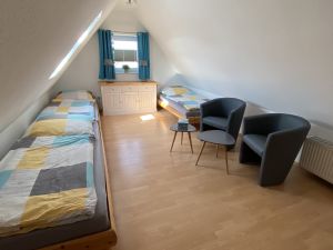 Bild 11: Fewo am Wieker Bodden 80m zum Wasser, Terrasse, Balkon, Garten, Fahrräder