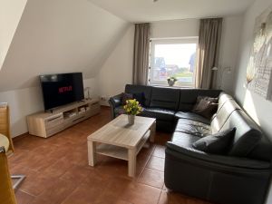 Bild 2: Fewo am Wieker Bodden 80m zum Wasser, Terrasse, Balkon, Garten, Fahrräder