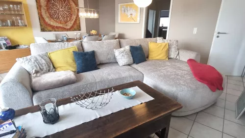 Wohnzimmer mit Kamin