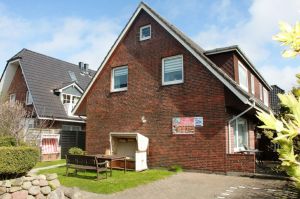 Ferienhaus mit 4 sep. Wohnungen die ganzjährig vermietet werden.