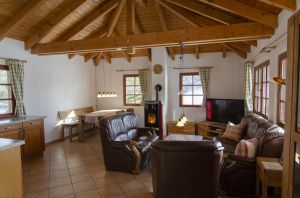 Bild 2: Landhaus in idyllischer Alleinlage im Sauerland