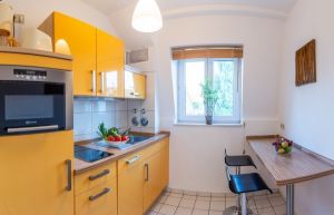 Separate Küche mit Fenster