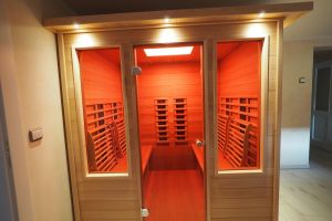 Der Wellnessbereich mit Infrarotsauna, Ruhebereich und Bad ist neu ab 2021