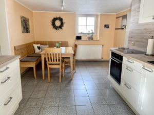 Kochen, Wohnen, Leben in unserer sehr hochwertig ausgestatteten gemütlichen Küche