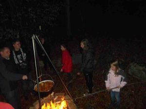 ....Stockbrot und gegrillte Marshmallows!
Nicht nur für Kinder eine völlig neue Erfahrung, Sie werden sehen..