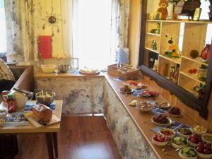 Mmhh lecker... bayerische Brotzeit Eines unserer Highlights, einmal die Woche ne bayerische Brotzeit vom Buffet.... Einfach nur lecker
(Grillabend, Kesselgulasch uvm....)