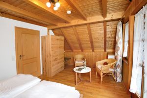 Schlafzimmer 1