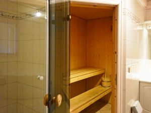 im Erdgeschoss mit Sauna