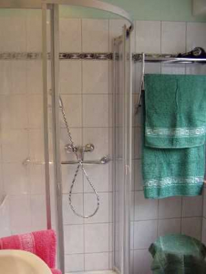 Bad mit Dusche / WC