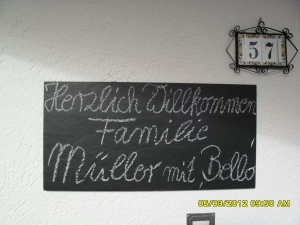 Wir würden uns freuen, wenn wir auch Ihren
Namen auf die Begrüßungstafel schreiben
können