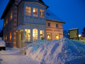 unsere Villa im Schnee Weinachtszeit in der Villa Erika
...