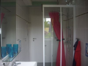 Bad Bild 9: Böhrs Hoff Fehmarn Ferienwohnung im Landhausstil ideal für Hundebesitzer