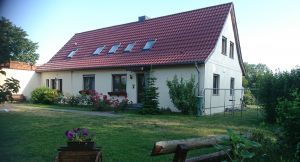 Bild 1: Mecklenburg Land Nähe Schwerin Ferienwohnung in ruhiger Lage mit Parkplatz