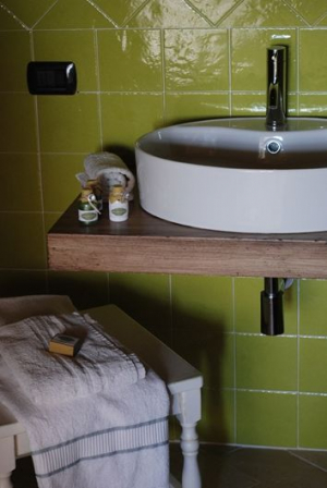 jedes Gästezimmer verfügt über moderne Duschbäder