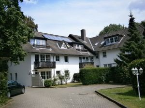 Nur 200 Meter vom Stand entfernt. Die Wohnung ist im zweiten Geschoss links