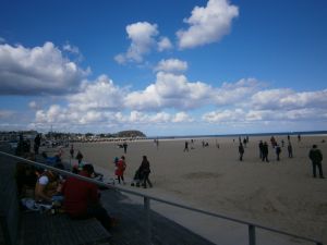 das hat auch seinen Reiz - hier der Strand von Travemünde im Frühjahr