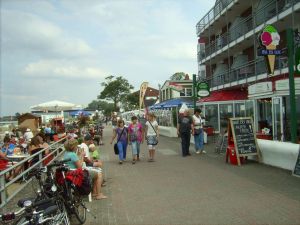 Hier ist was los, Restaurants-Kneipen in allen Preislagen
