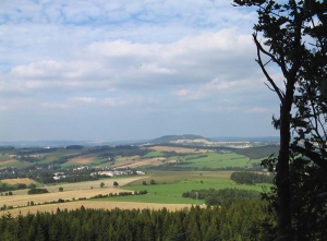 Blick vom Scheibenberg zum Pöhlberg