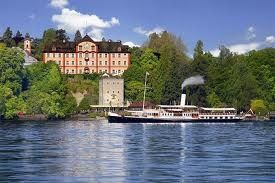 Gräfliches Schloß auf der Insel Mainau mit Dampfschiff Hohentwiel