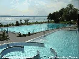 Wohlige Enstpannung in der Therme Meersburg, auch mit direktem Seezugang