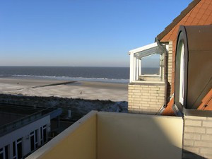 Ferienwohnung in Wangerooge: Ferienwohnung auf Wangerooge direkt am Strand mit Meerblick und 2 Balkonen