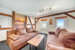 Bild 1: S05 Rügen, große behagliche Fewo mit Charme, zentrale Lage über dem Meer