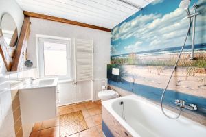 Bild 8: S05 Rügen, große behagliche Fewo mit Charme, zentrale Lage über dem Meer