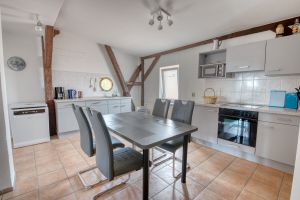 Die große Wohnküche.