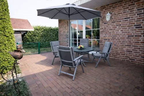 Terrasse mit Garten