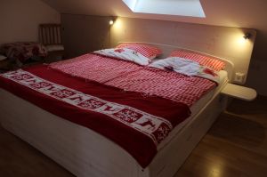 Schlafzimmer mit Doppelbett Bild 10: Ferienwohnung Haus Maria Hochschwarzwald