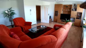 Bild 3: Ferienwohnung Fulda - Sickels, Fam. Fenske heißt Sie herzlich willkommen!
