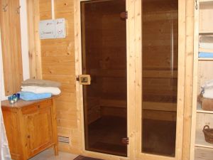 im Keller viel Platz haben, mit zusätzlicher Dusche, Energie tanken und den Stress hinter sich lassen