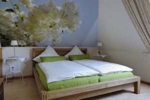 Im ersten Stock liegend, eigener Fernseher, Korbstühle und Lapptoptisch, mal für sich sein können.