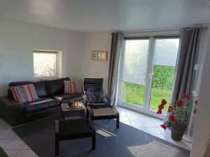 Wohnzimmer mit Ledercouch