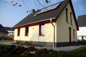 Bild 4: Kinder- u. hundefeundliches Ferienhaus in Binz, hell u. modern, mit Garten