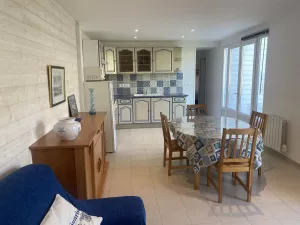 Bild 2: Ferienhaus "Strandmöwe" nur 50 m vom Strand entfernt in Denneville.