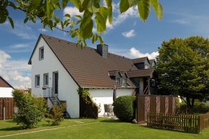 Ferienwohnungen "Alte Schmiede" Unser Haus bietet Ihnen 2 herrliche ***Ferienwohnungen für 1-5 Personen in Oberscheidweiler an.