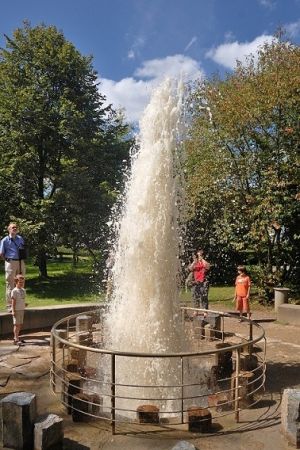 Alle 20 Minuten tritt der Wallende Born plötzlich zum Vorschein.