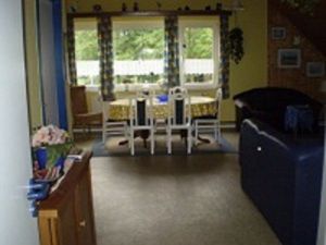 Blick in das geräumige Wohnzimmer