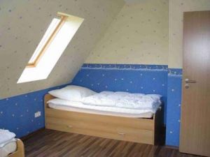 rechte Seite,
mit Ausziehbett