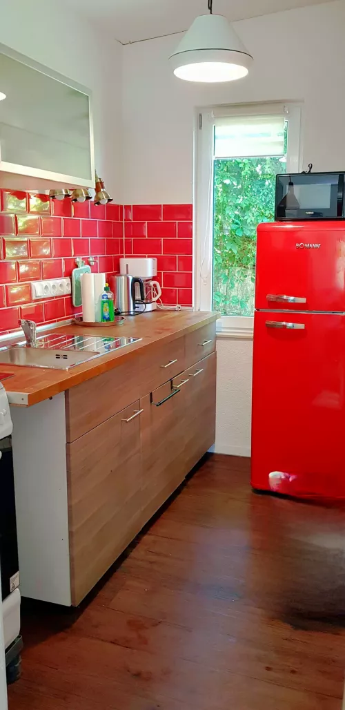 Vollständig eingerichtete Küche 