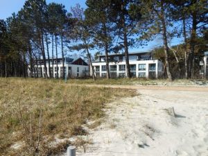 4 Unterkünfte in Juliusruh 30 u. 80 m zum Ostseestrand der Schaabe, 10 km Sandstrand.