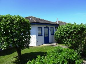 Bild 2: Ferienhaus Strolchi, Achteckreihenbungalow mit Hund erlaubt