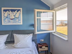 Bild 15: Haus Morgenrot Reet gedeckt (Mönchgut auf Rügen) direkt am Meer