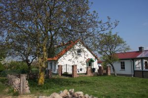 Blick auf Haus und Saunahaus