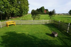 abends kann man die Hundewiese auch beleuchtet...