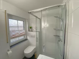 sehr flacher Einstieg im Duschbereich