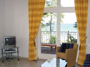 30 qm groß mit einen uneingeschränkten Ausblick über die Bucht bis hin zu den Kreidefelsen