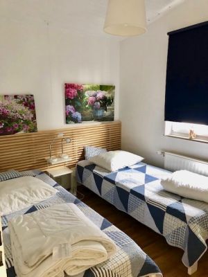 2 Einzelbetten 80x200cm, zusammenschiebbar